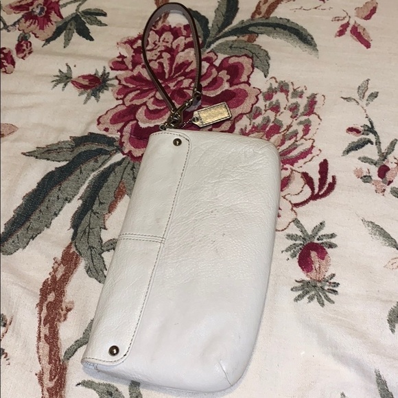 SALE❤️Coach Leather Wristlet - Picture 3 of 7